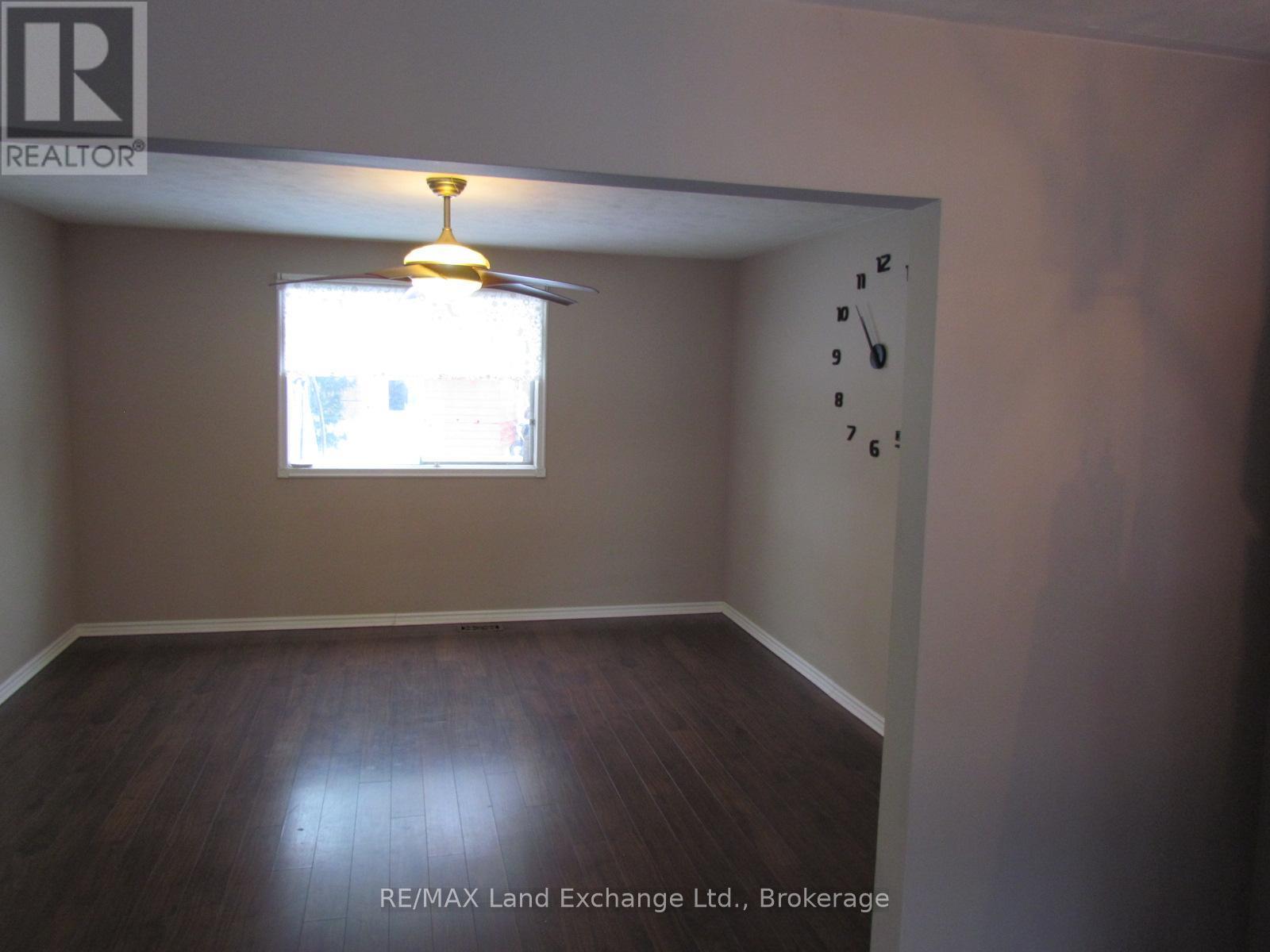 251 4Th Avenue, Hanover, ON - Indoor Photo Showing Other Room