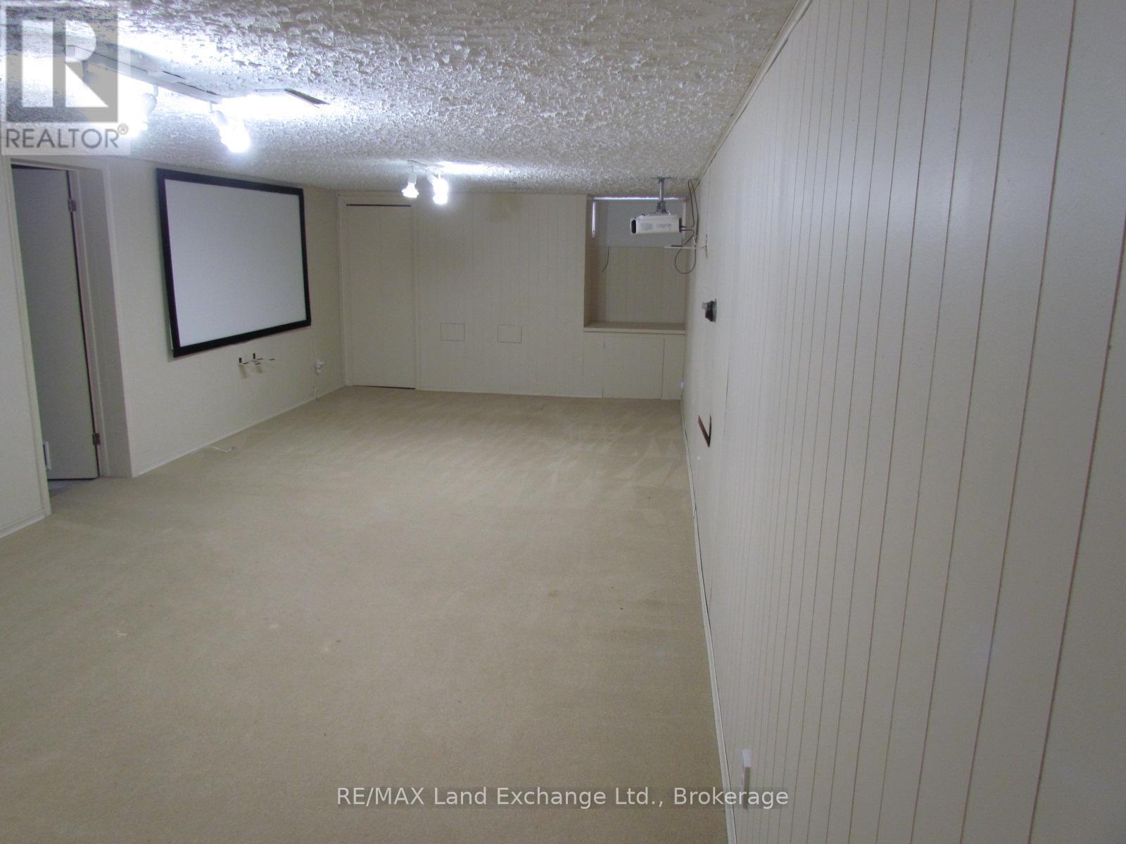 251 4Th Avenue, Hanover, ON - Photo Showing Other Room