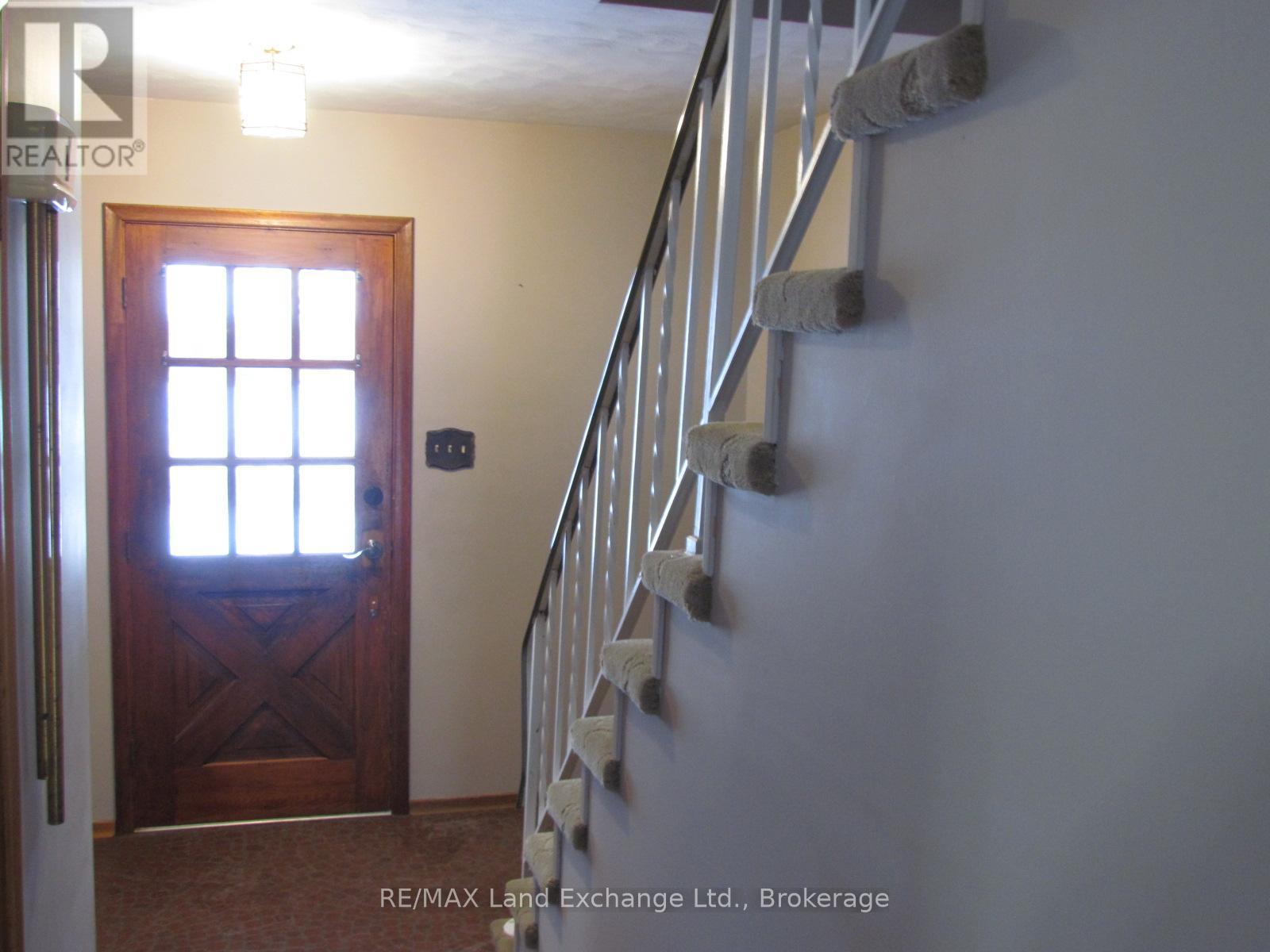 251 4Th Avenue, Hanover, ON - Indoor Photo Showing Other Room
