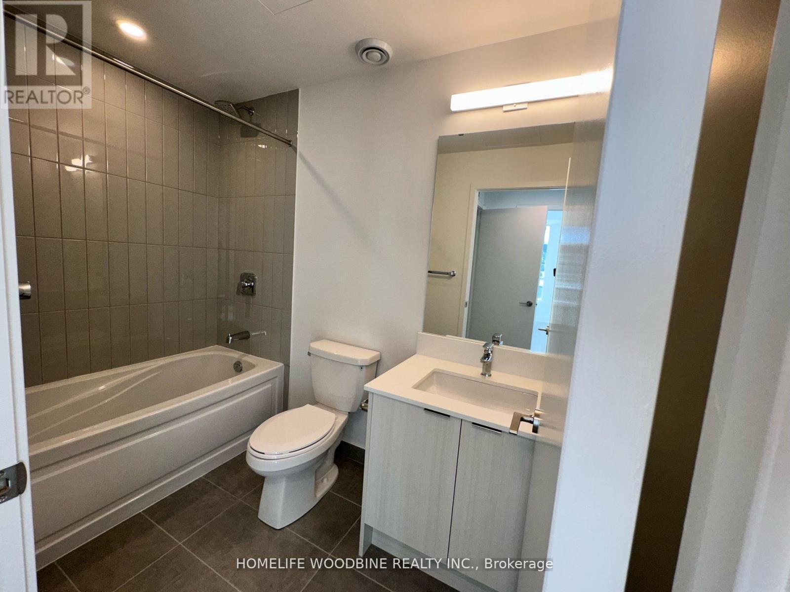 713 - 225 Malta Avenue, Brampton, ON - Indoor Photo Showing Bathroom