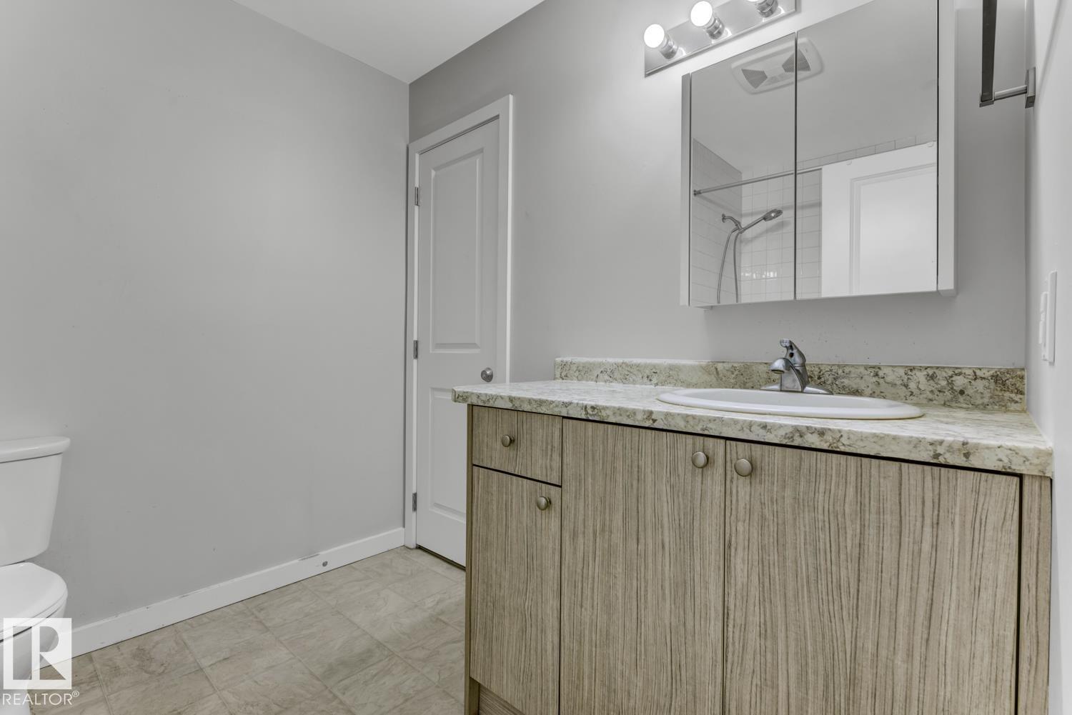 #108 14808 26 St Nw, Edmonton, AB - Indoor Photo Showing Bathroom