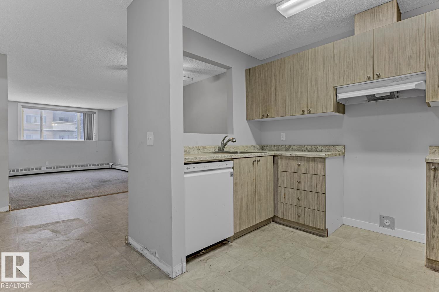 #108 14808 26 St Nw, Edmonton, AB - Indoor