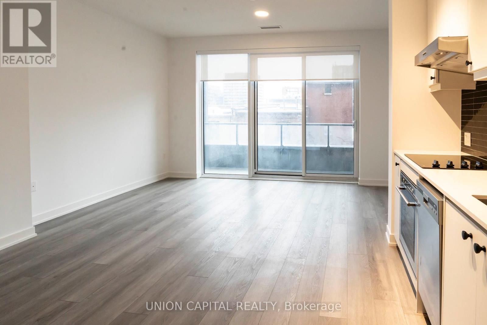 507 - 9 Tecumseth Street, Toronto, ON - Indoor Photo Showing Kitchen