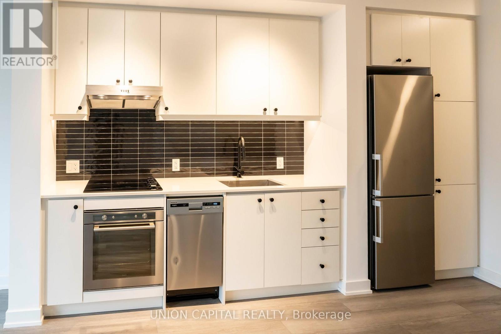 507 - 9 Tecumseth Street, Toronto, ON - Indoor Photo Showing Kitchen