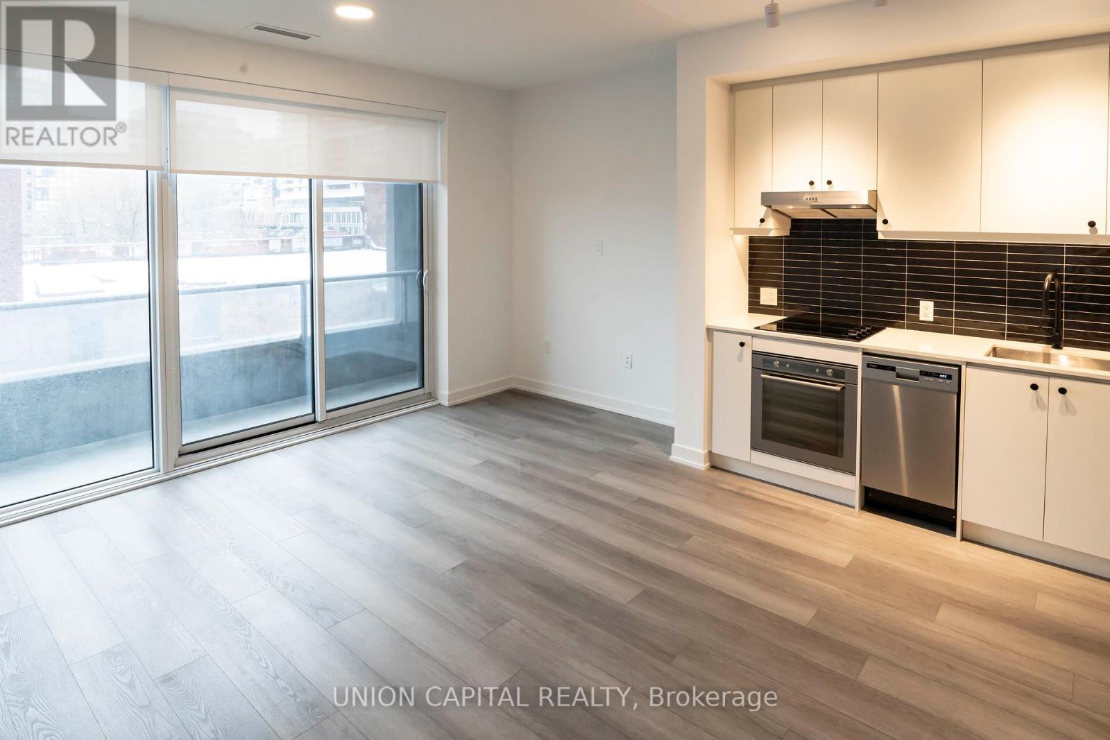 507 - 9 Tecumseth Street, Toronto, ON - Indoor Photo Showing Kitchen