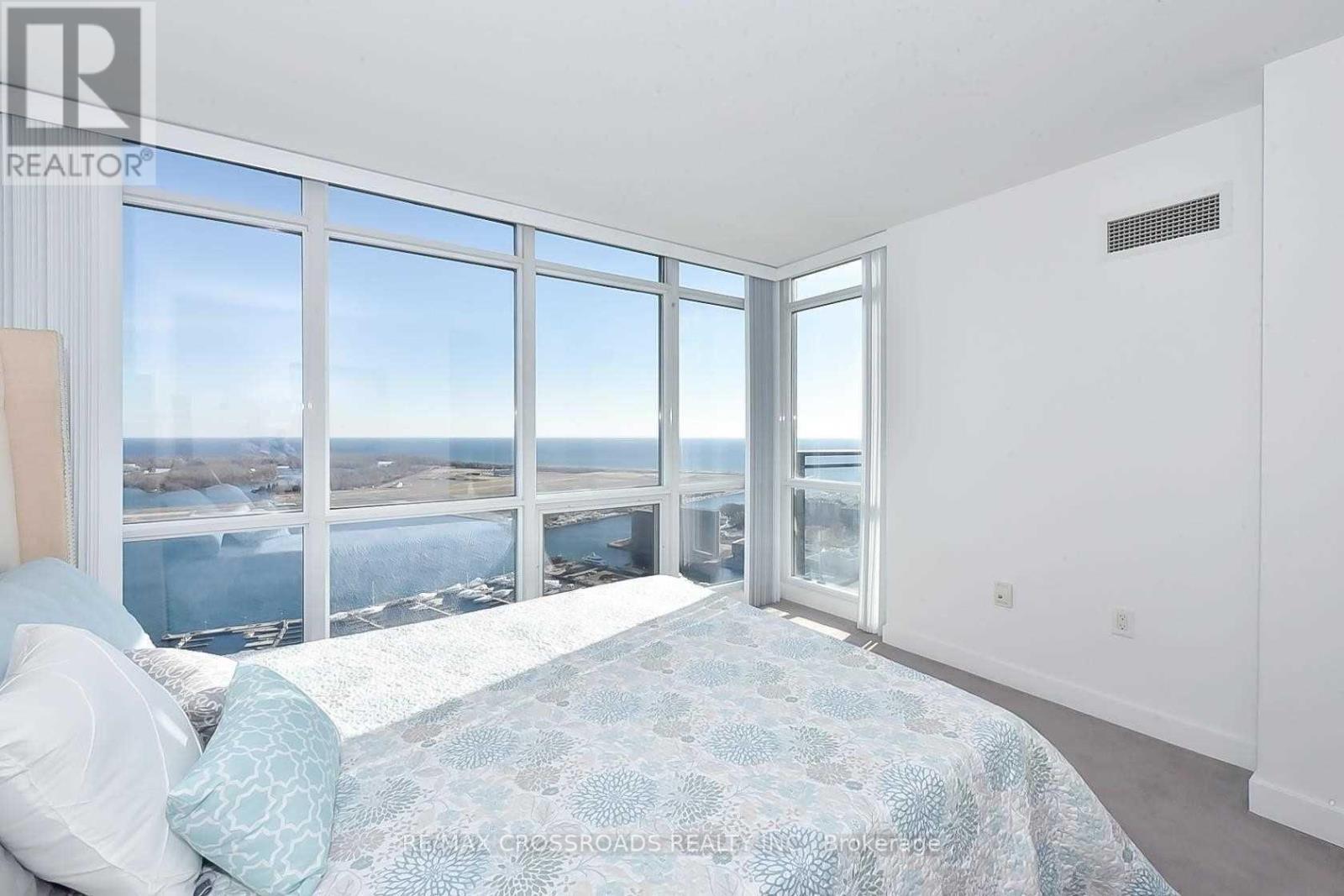 4712 - 15 Fort York Boulevard, Toronto, ON - Indoor Photo Showing Bedroom