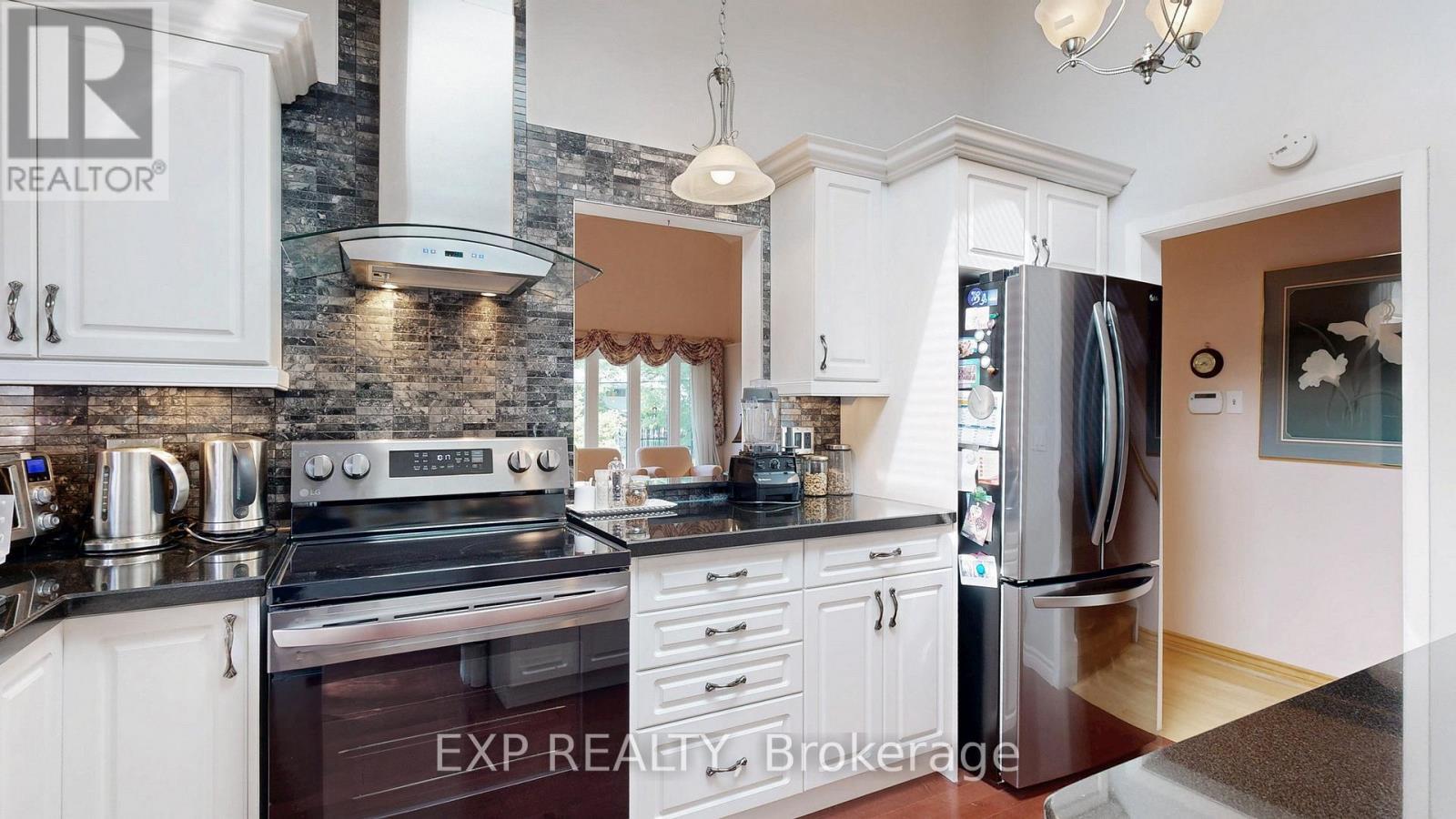 6 Abbottswood Road, Toronto, ON - Indoor Photo Showing Kitchen
