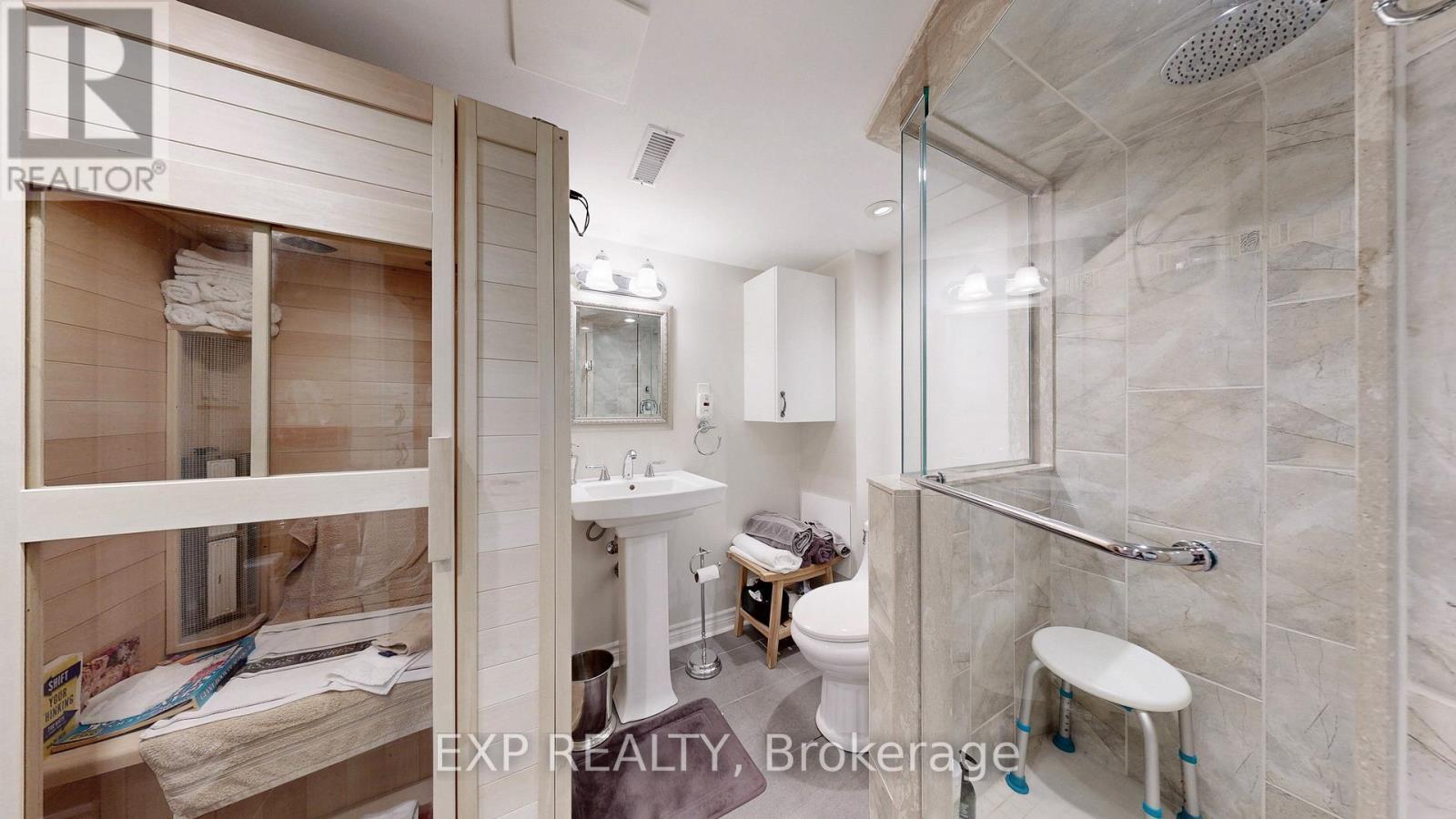 6 Abbottswood Road, Toronto, ON - Indoor Photo Showing Bathroom