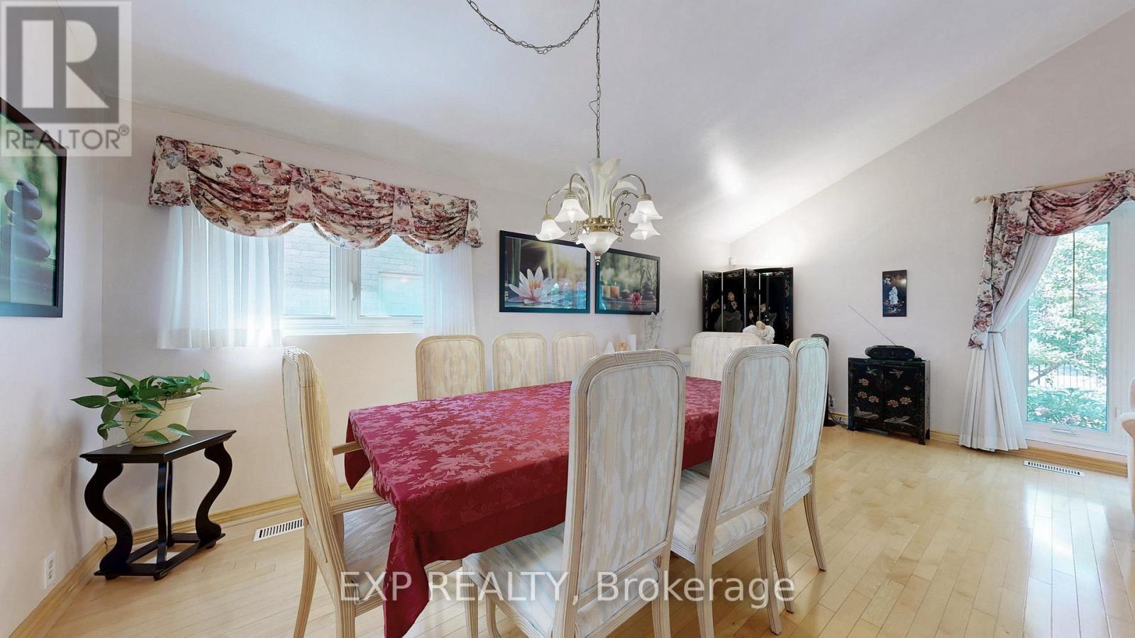 6 Abbottswood Road, Toronto, ON - Indoor Photo Showing Dining Room