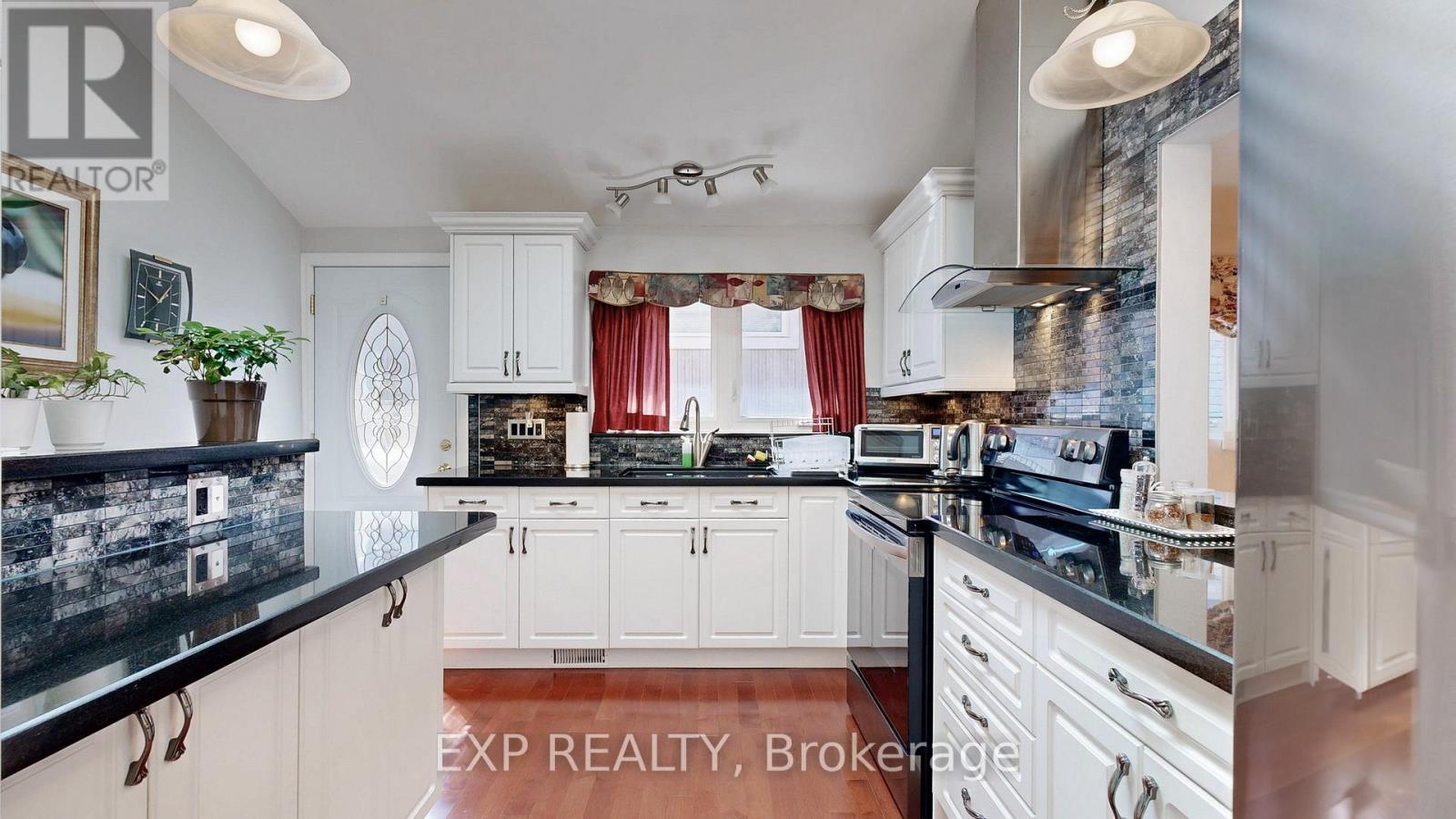 6 Abbottswood Road, Toronto, ON - Indoor Photo Showing Kitchen