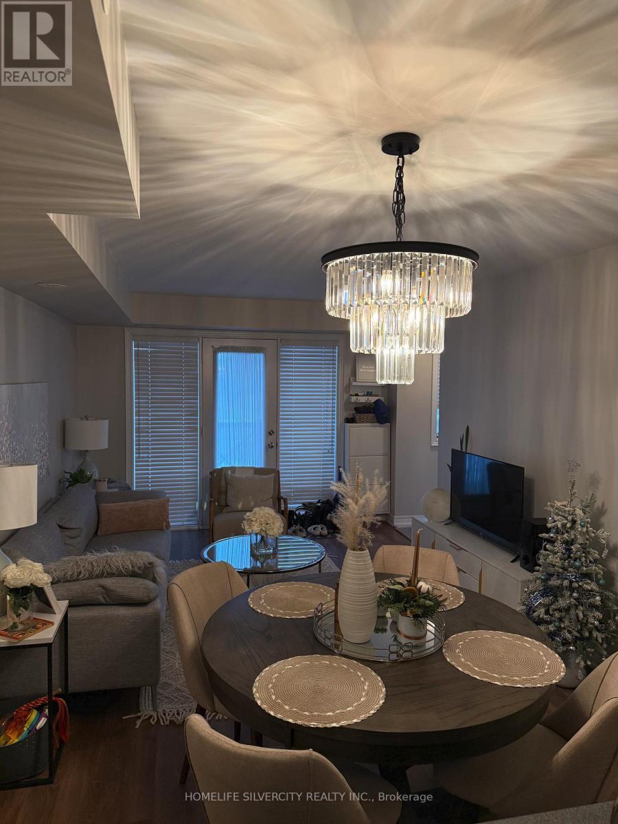 110 - 2 Dunsheath Way, Markham, ON - Indoor