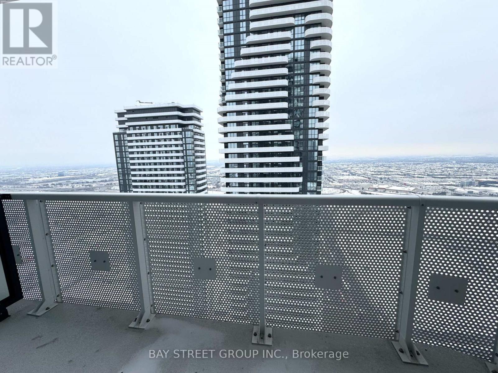 4601 - 8 Interchange Way, Vaughan, ON - Outdoor