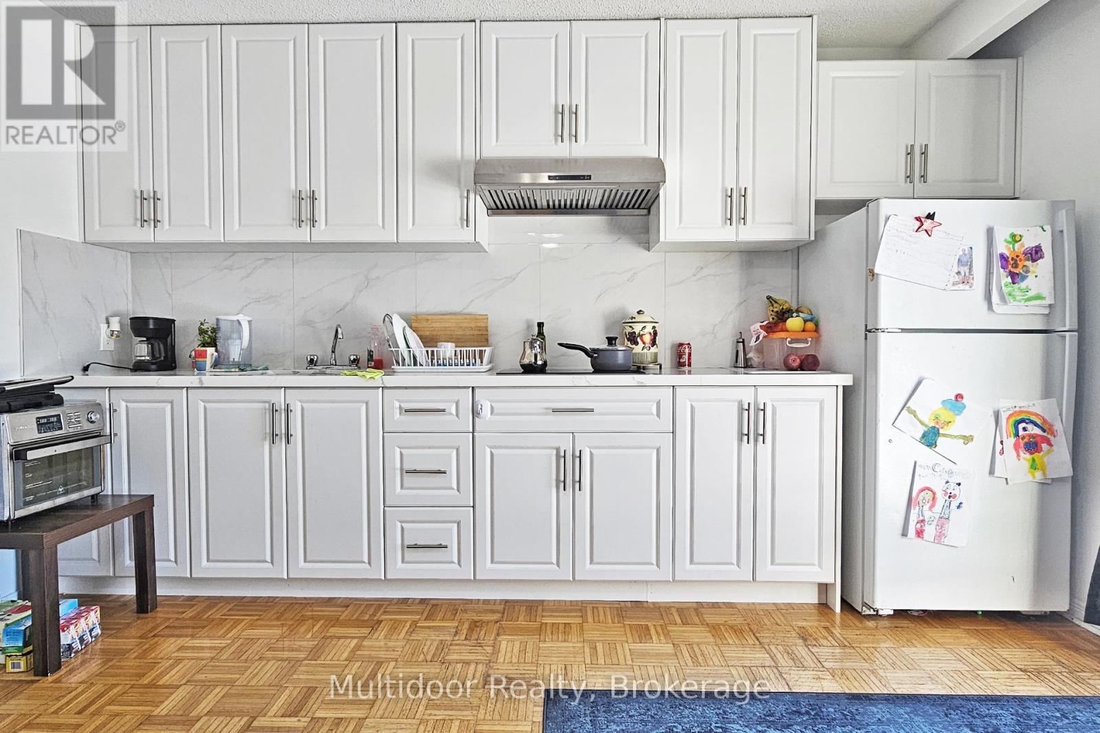2594 Privet Court, Mississauga, ON - Indoor Photo Showing Kitchen