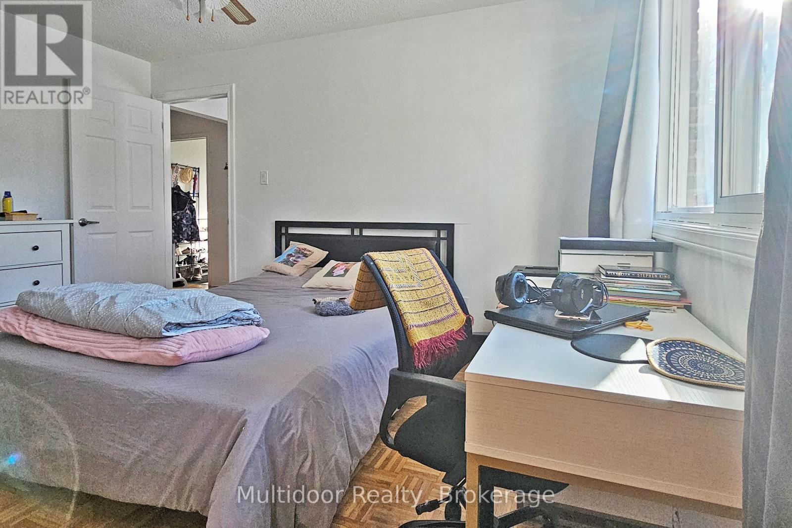 2594 Privet Court, Mississauga, ON - Indoor Photo Showing Bedroom