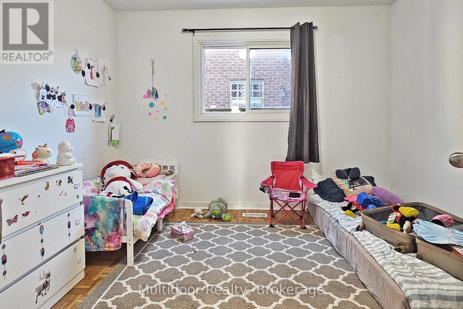 2594 Privet Court, Mississauga, ON - Indoor Photo Showing Bedroom
