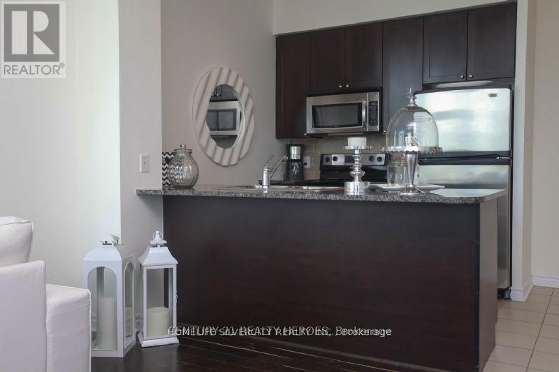 Ph 3605 - 3525 Kariya Drive, Mississauga, ON - Indoor Photo Showing Kitchen