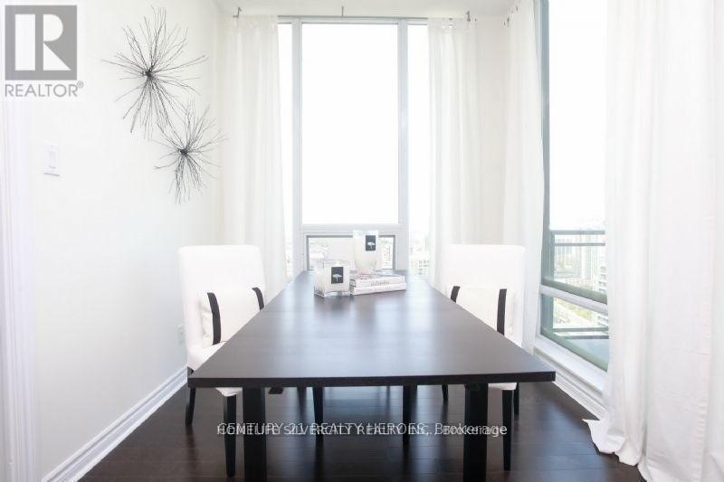 Ph 3605 - 3525 Kariya Drive, Mississauga, ON - Indoor Photo Showing Dining Room