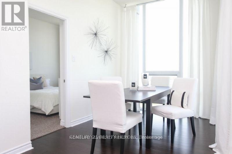 Ph 3605 - 3525 Kariya Drive, Mississauga, ON - Indoor Photo Showing Dining Room