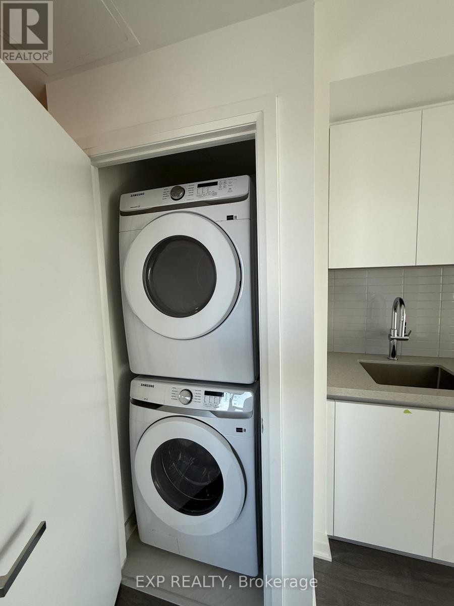 4407 - 4015 The Exchange Street, Mississauga, ON - Indoor Photo Showing Laundry Room