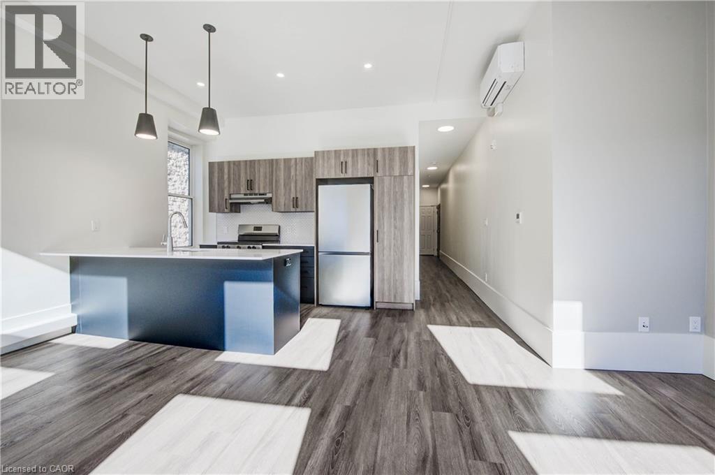 28 Main Street Unit# 8, Cambridge, ON - Indoor Photo Showing Kitchen