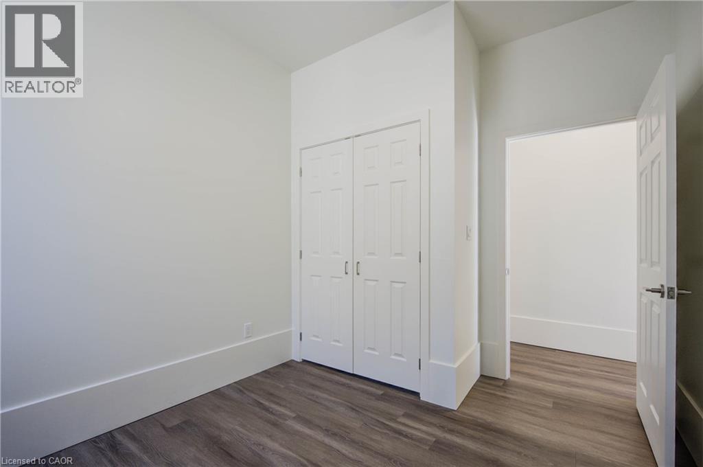 28 Main Street Unit# 8, Cambridge, ON - Indoor Photo Showing Other Room