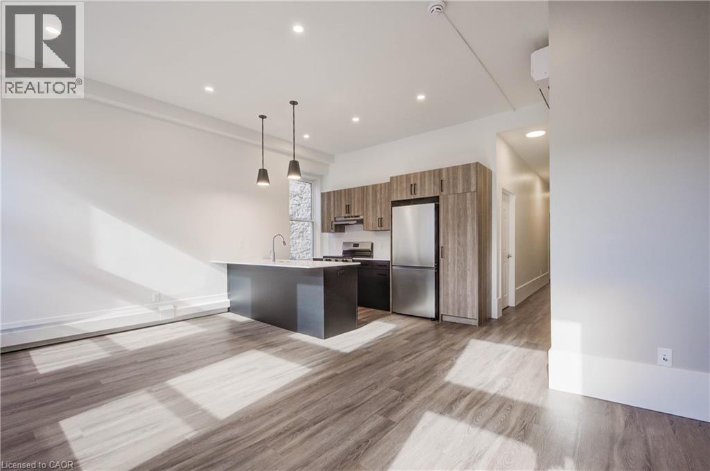 28 Main Street Unit# 8, Cambridge, ON - Indoor Photo Showing Kitchen With Upgraded Kitchen