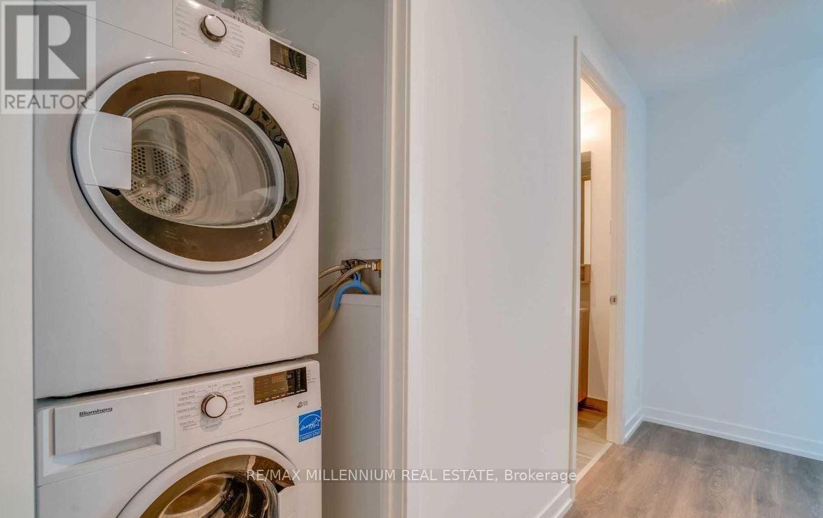 2006 - 898 Portage Parkway, Vaughan, ON - Indoor Photo Showing Laundry Room