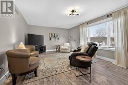 Spacious living room -