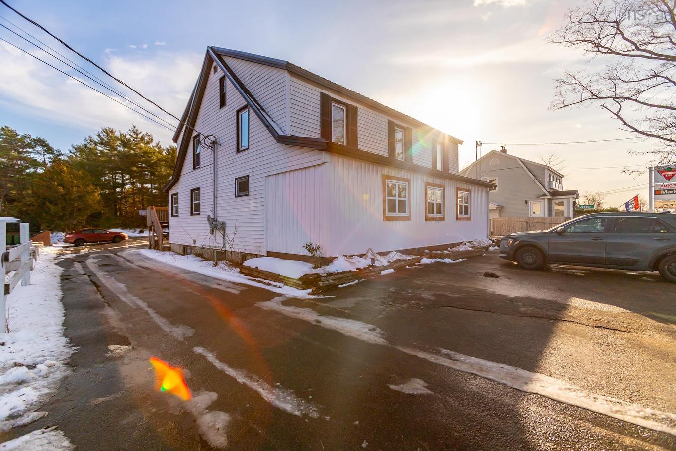 752 Central Avenue, Greenwood, NS