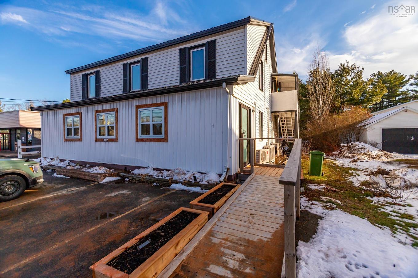 752 Central Avenue, Greenwood, NS