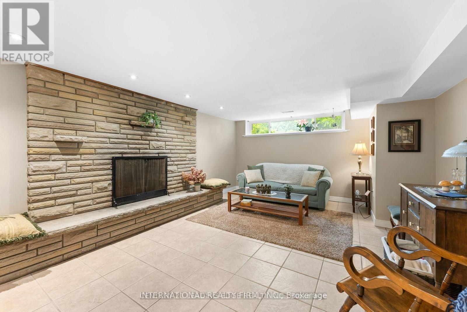 Basement Apt - 46 Johnson Road, Aurora, ON - Indoor With Fireplace