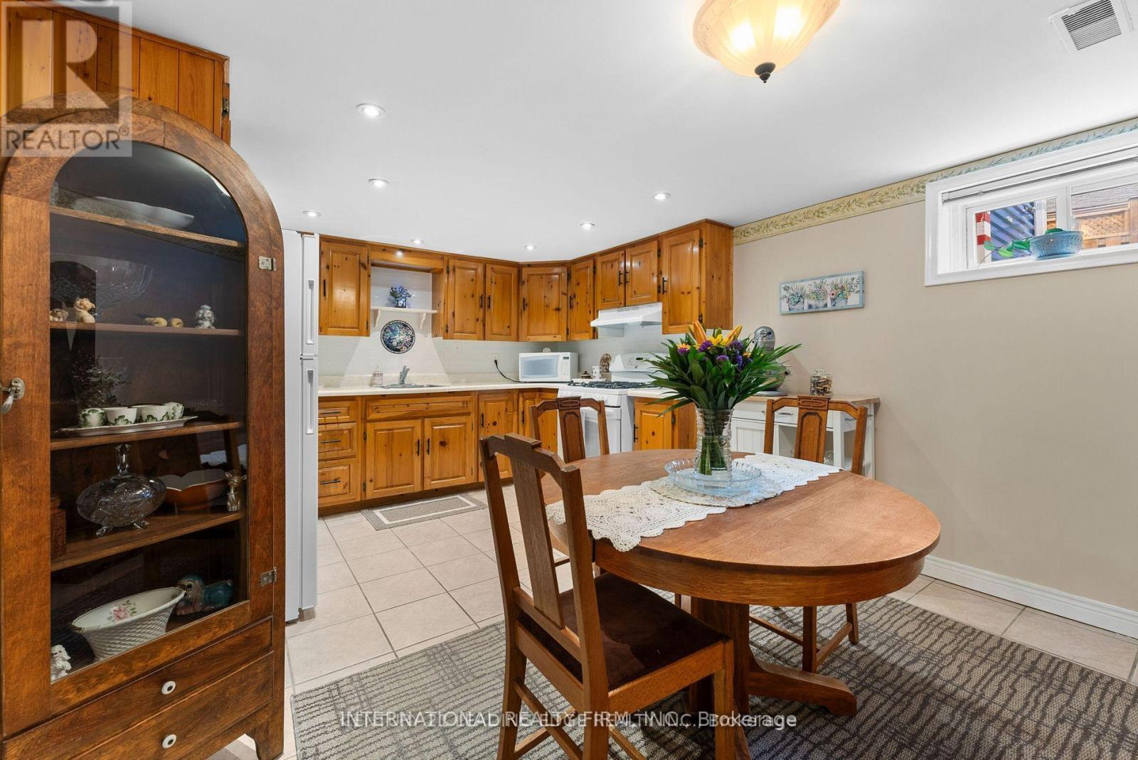 Basement Apt - 46 Johnson Road, Aurora, ON - Indoor Photo Showing Dining Room