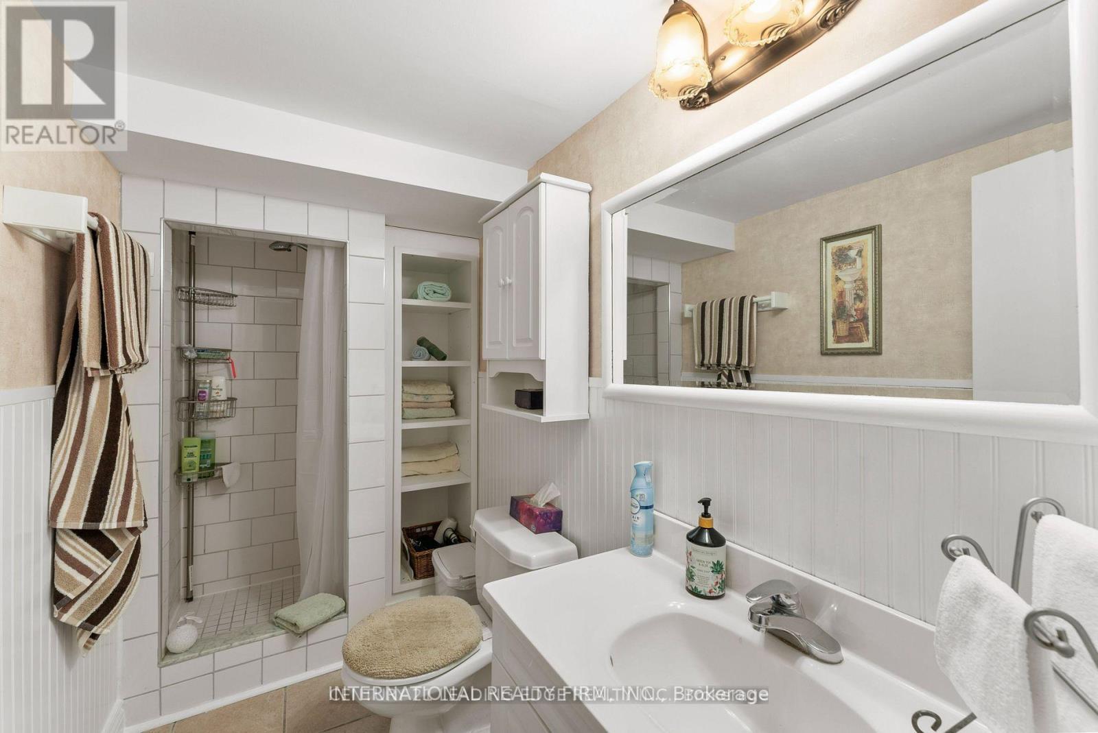 Basement Apt - 46 Johnson Road, Aurora, ON - Indoor Photo Showing Bathroom