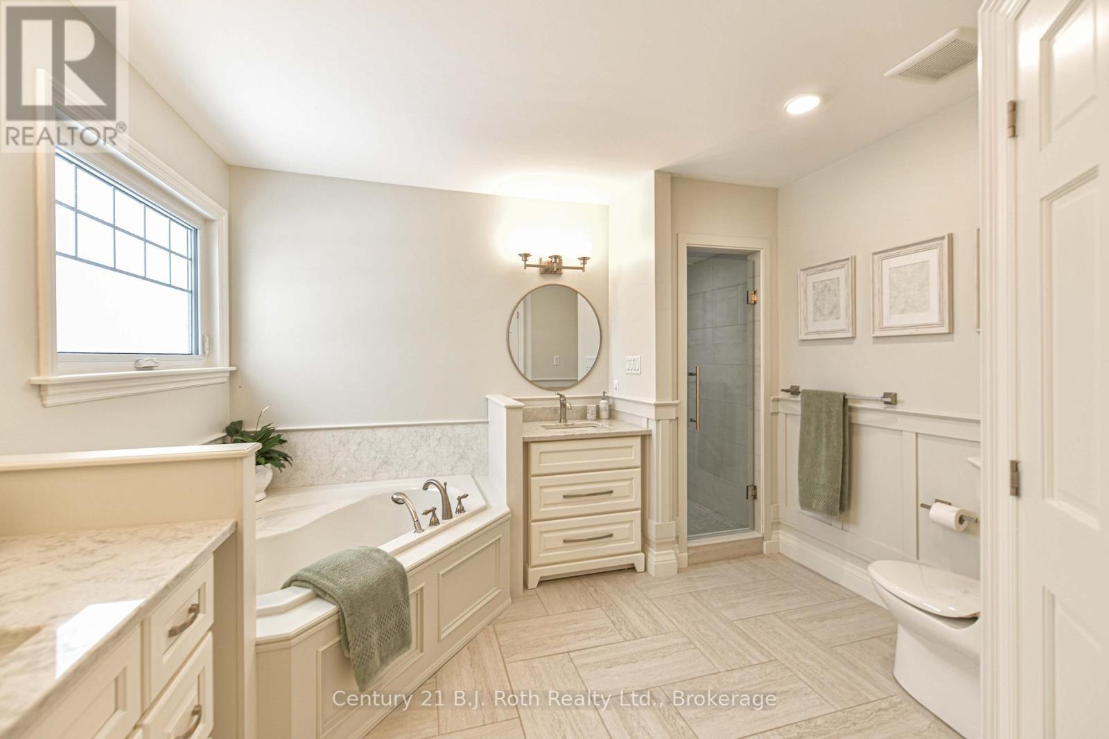 3255 10 Line N, Oro-Medonte, ON - Indoor Photo Showing Bathroom