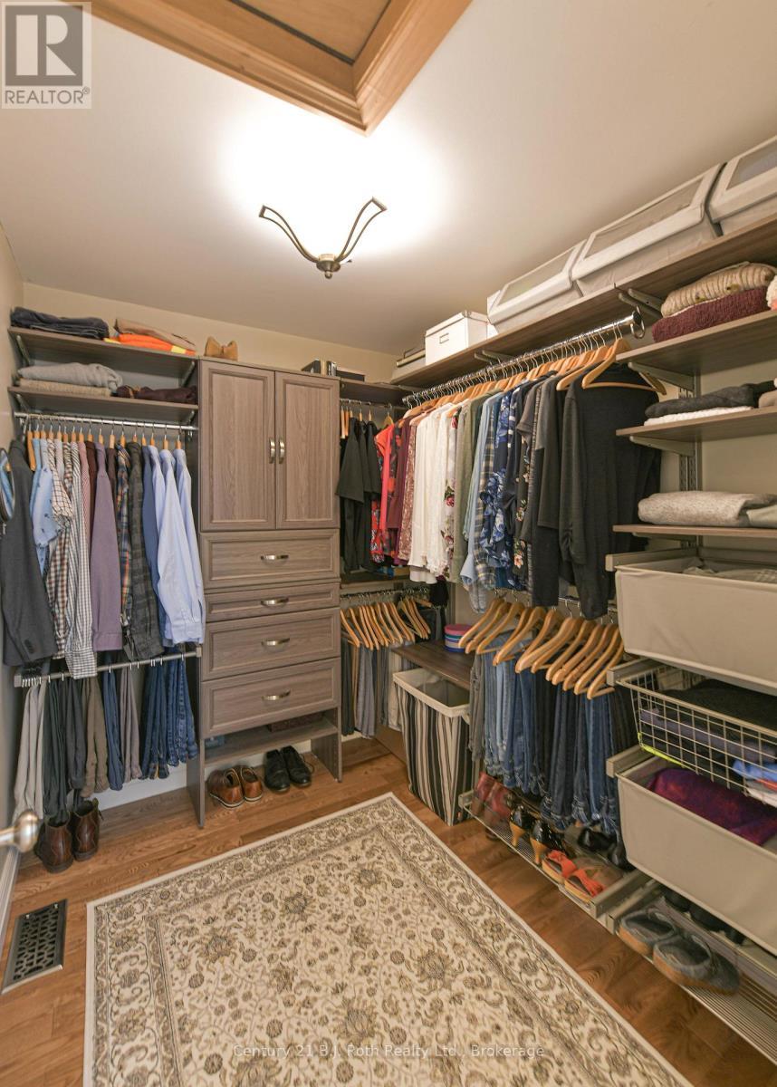 3255 10 Line N, Oro-Medonte, ON - Indoor With Storage