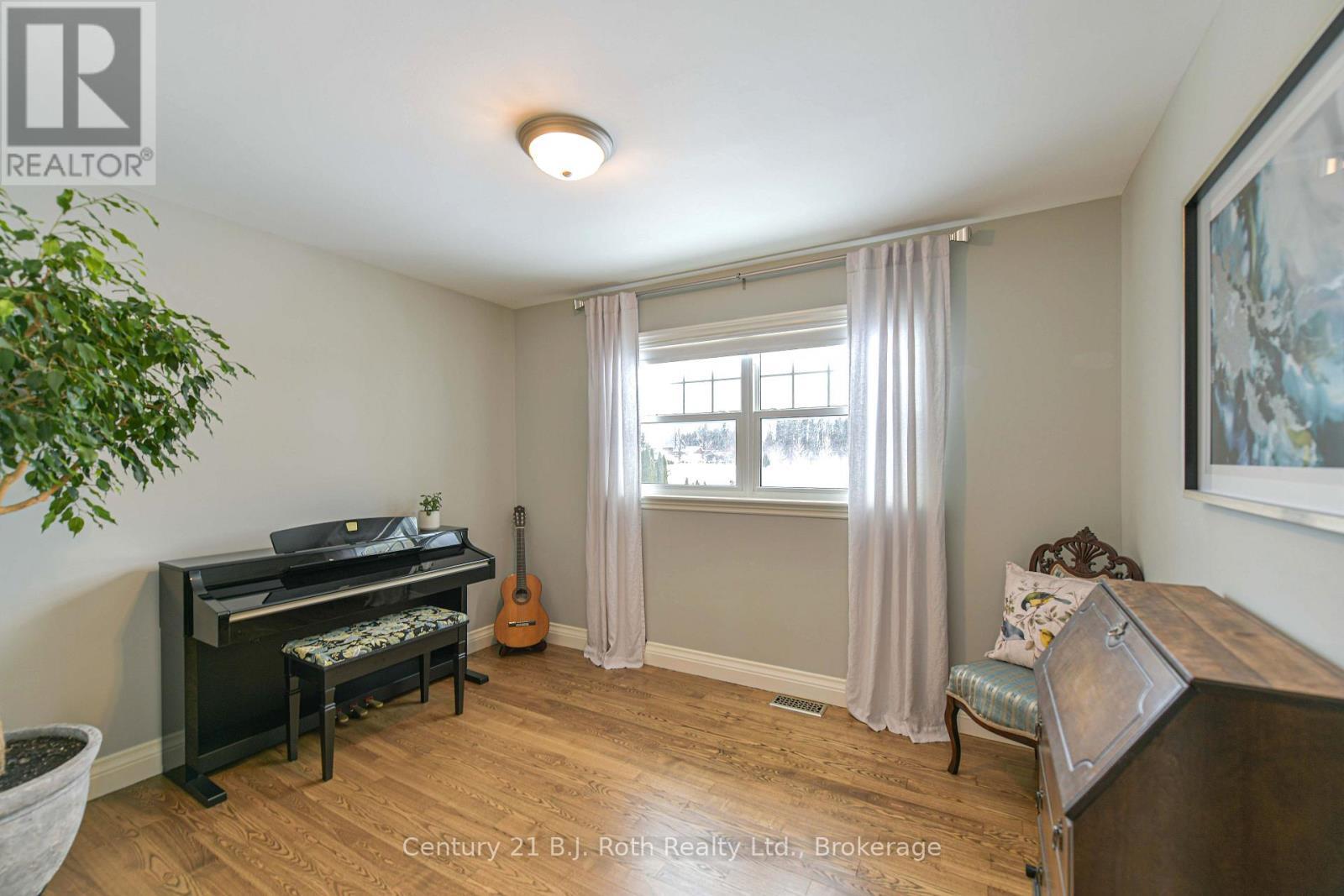 3255 10 Line N, Oro-Medonte, ON - Indoor