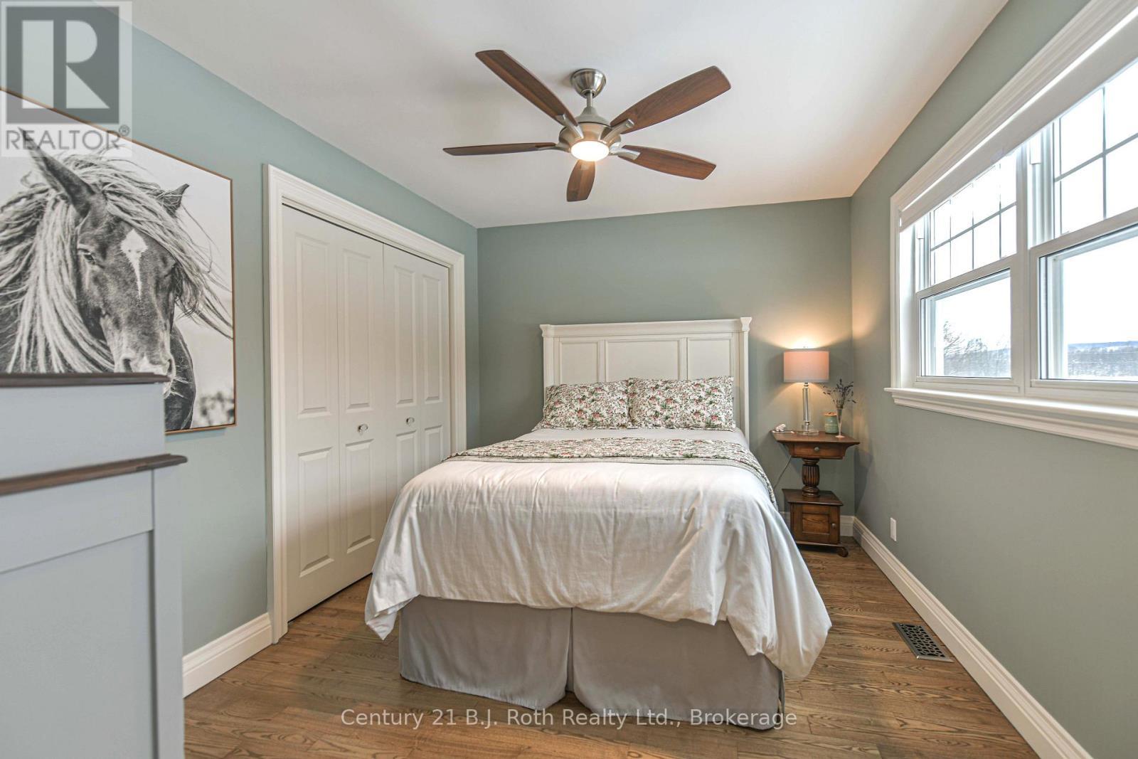 3255 10 Line N, Oro-Medonte, ON - Indoor Photo Showing Bedroom