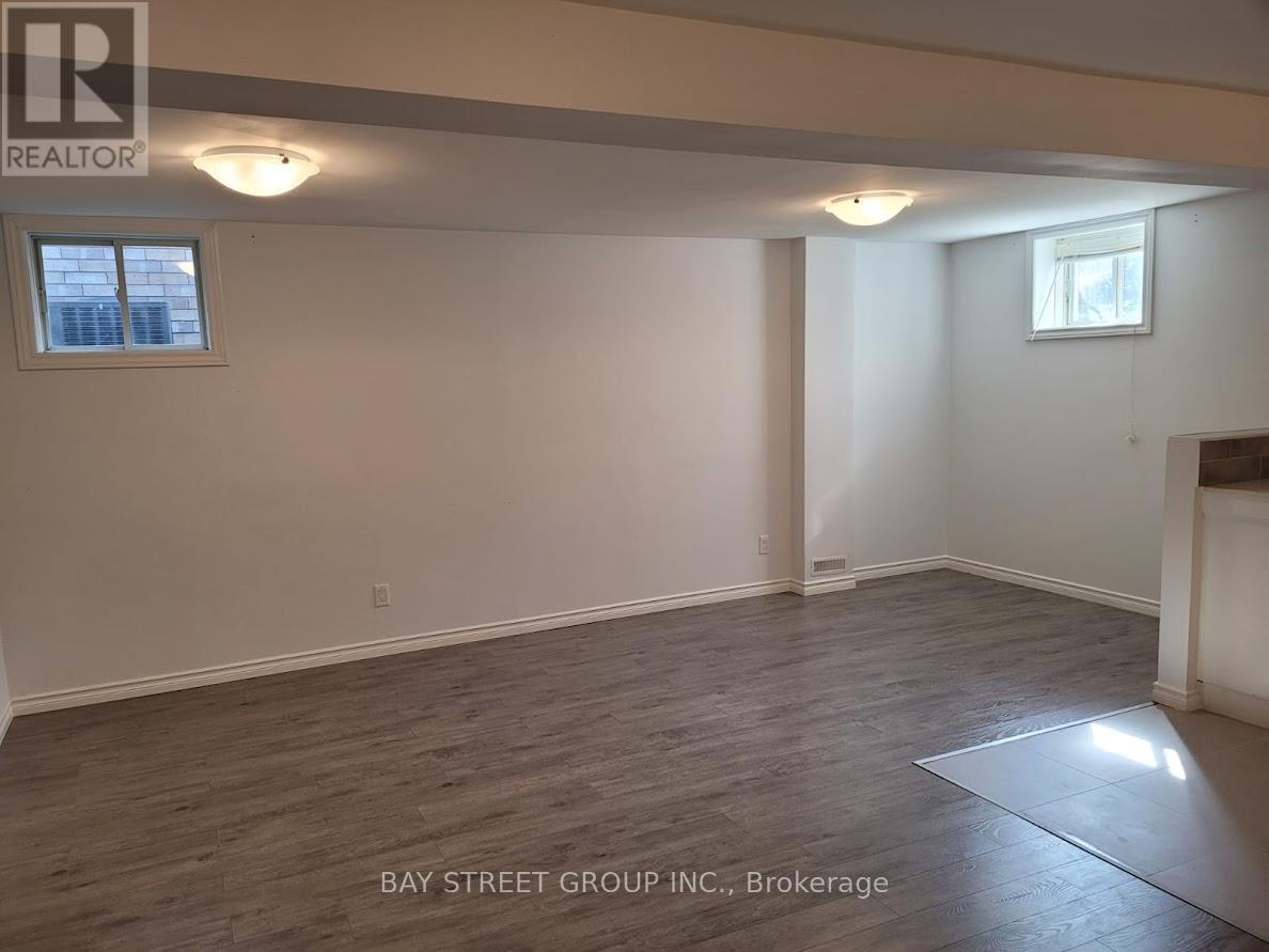 197 Hanmer Street E, Barrie, ON - Indoor Photo Showing Other Room