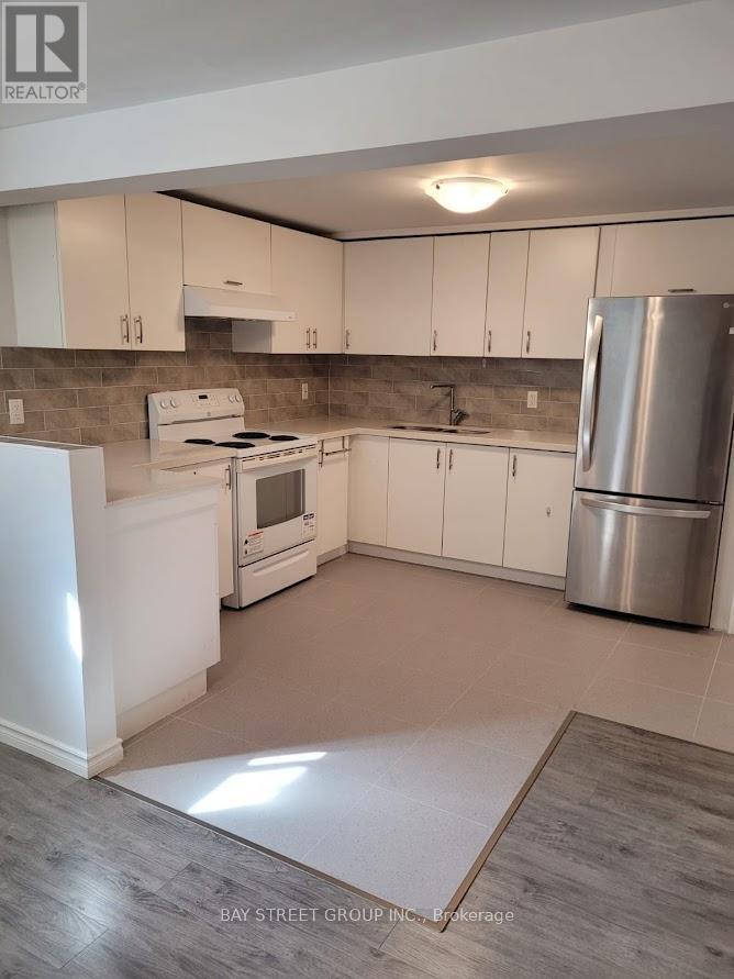 197 Hanmer Street E, Barrie, ON - Indoor Photo Showing Kitchen
