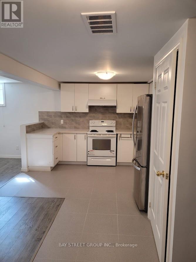 197 Hanmer Street E, Barrie, ON - Indoor Photo Showing Kitchen