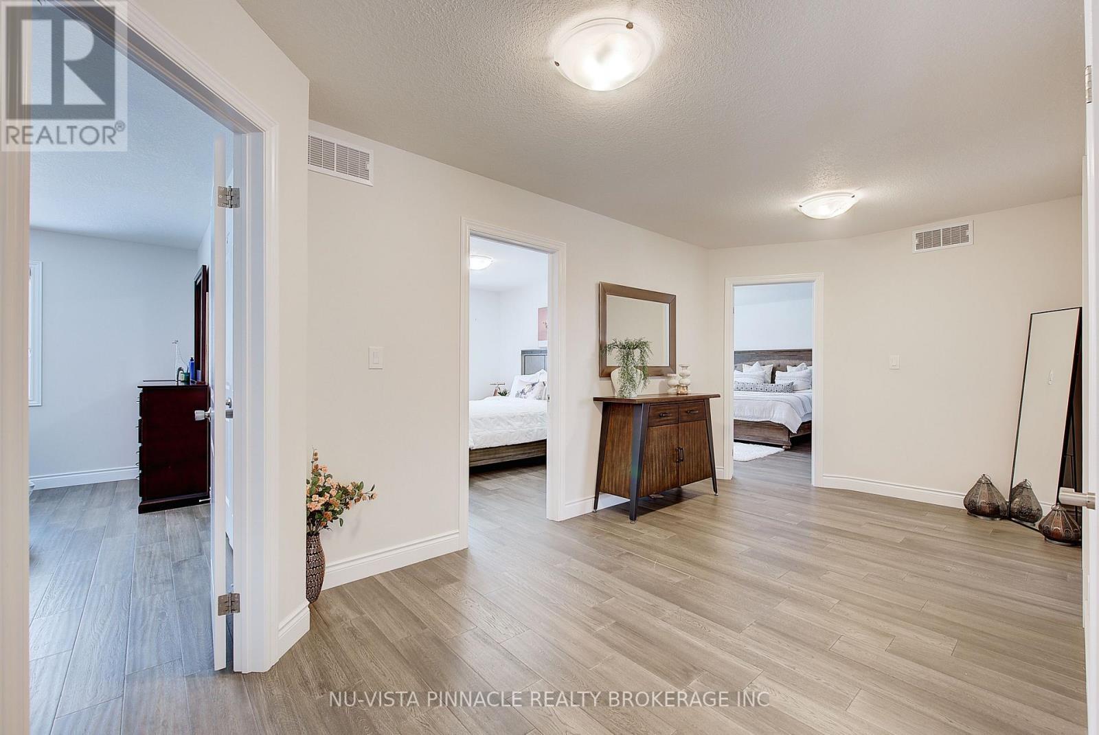 2232 Tripp Drive, London South (South V), ON - Indoor