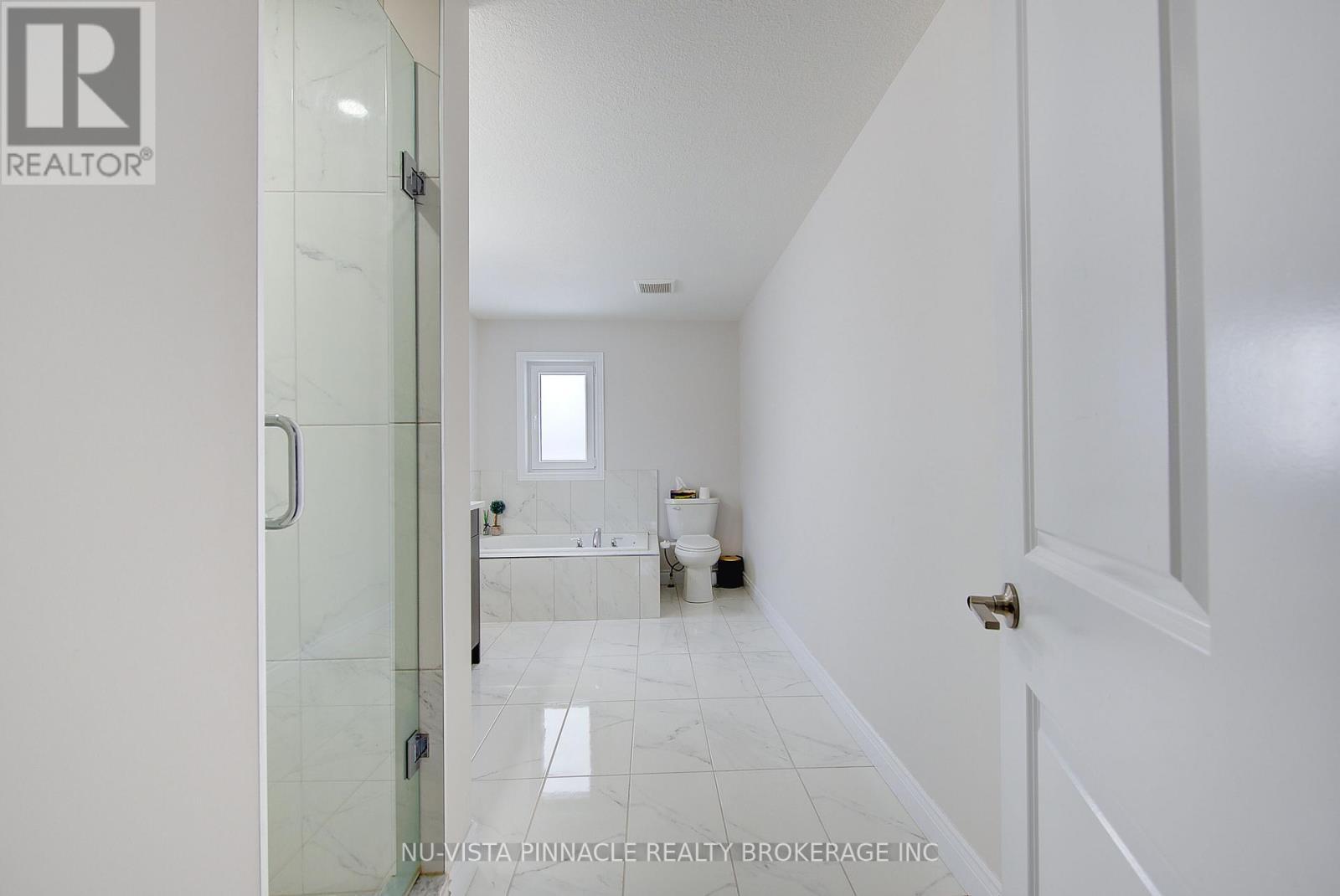 2232 Tripp Drive, London South (South V), ON - Indoor Photo Showing Bathroom