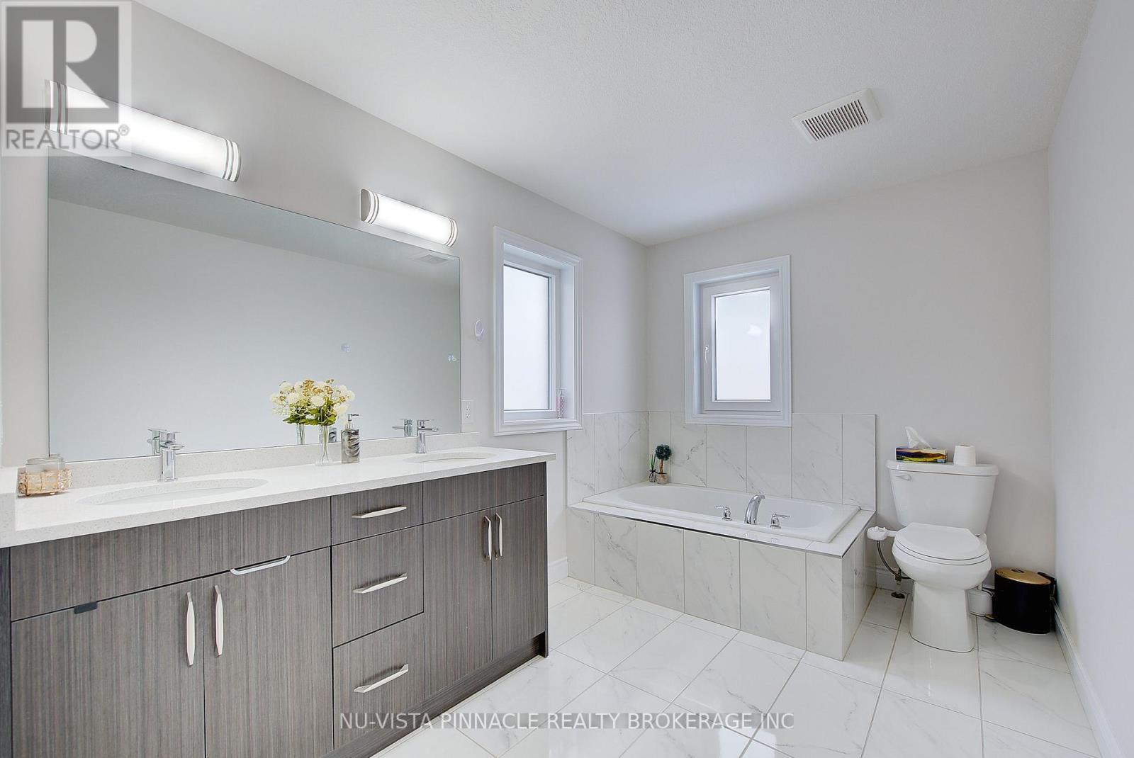 2232 Tripp Drive, London South (South V), ON - Indoor Photo Showing Bathroom