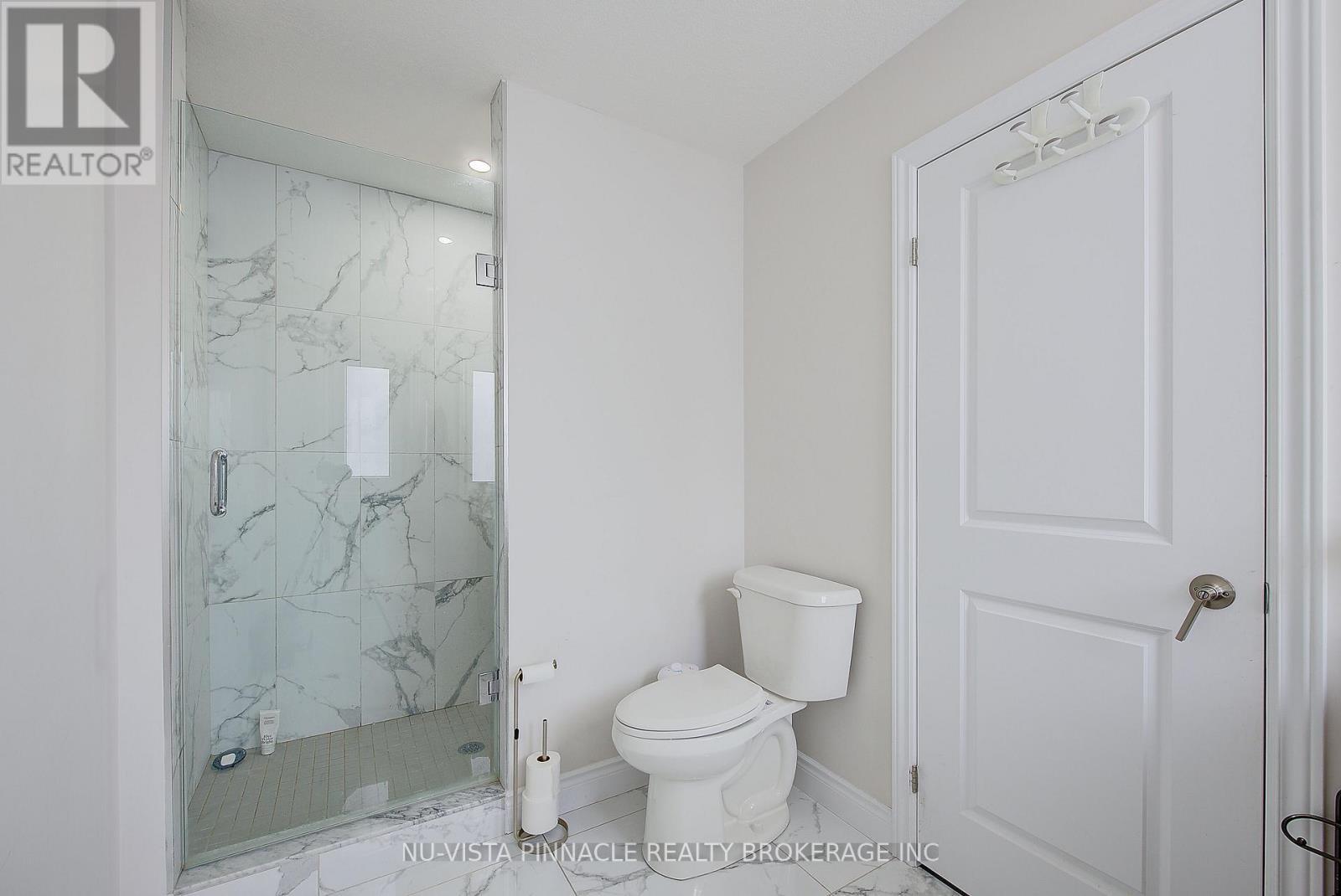 2232 Tripp Drive, London South (South V), ON - Indoor Photo Showing Bathroom