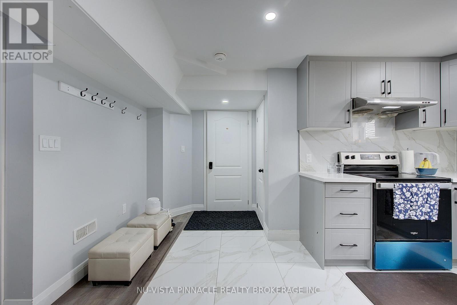 2232 Tripp Drive, London South (South V), ON - Indoor