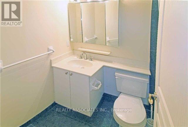 105 - 51 Harrison Garden Boulevard, Toronto, ON - Indoor Photo Showing Bathroom