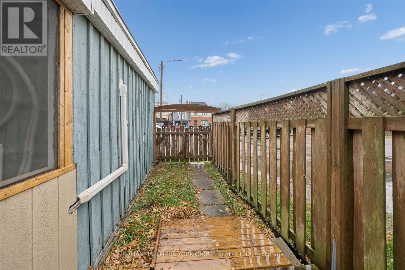 116A High Street, Georgina, ON - Outdoor With Exterior