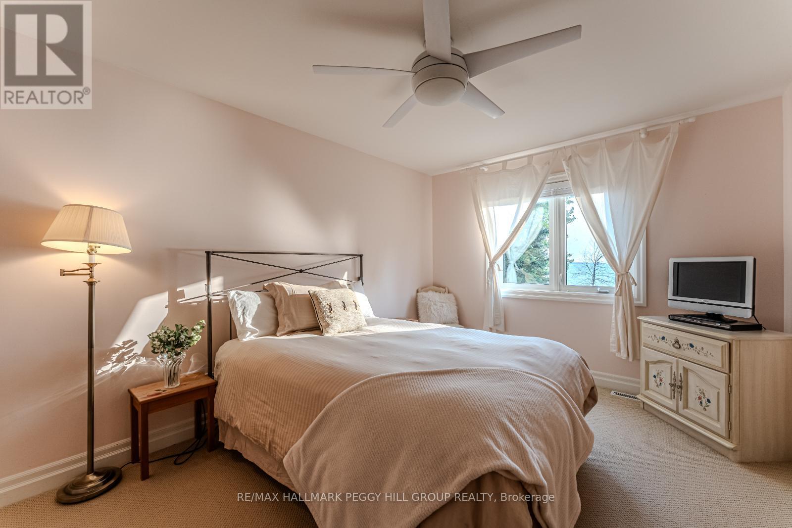 1338 Spyglass Point Road, Ramara, ON - Indoor Photo Showing Bedroom