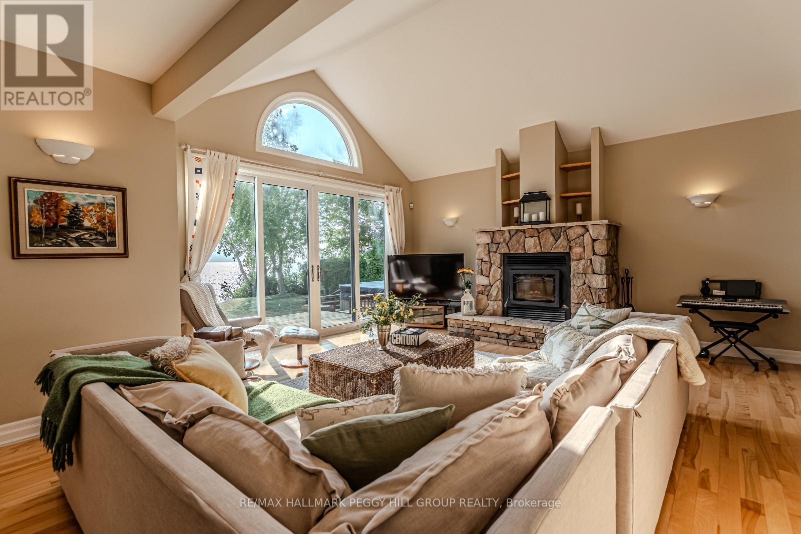 1338 Spyglass Point Road, Ramara, ON - Indoor Photo Showing Living Room With Fireplace