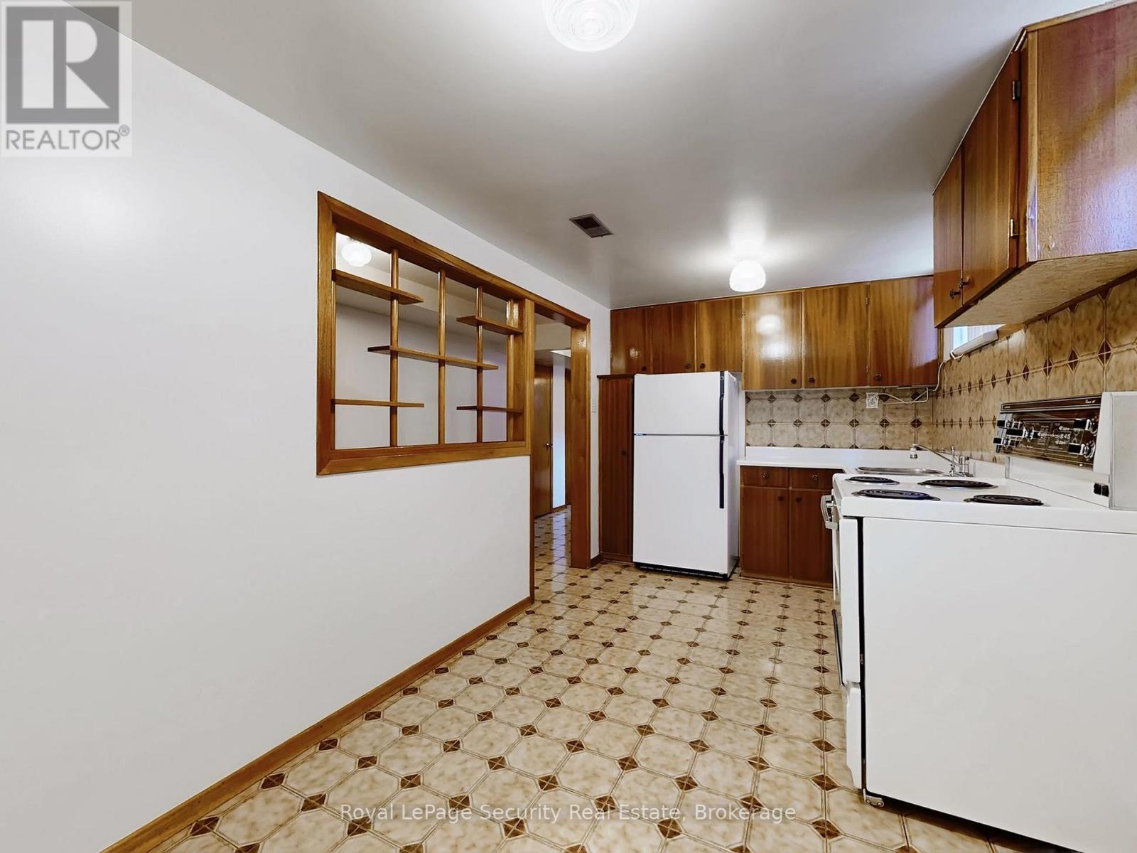 Lower - 26 Starview Drive, Toronto, ON - Indoor Photo Showing Kitchen